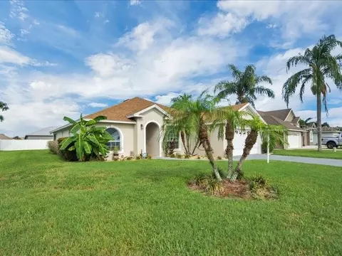 Exterior - 344 Ruby Lake Loop, Winter Haven, FL 33884 photo 1 of 11