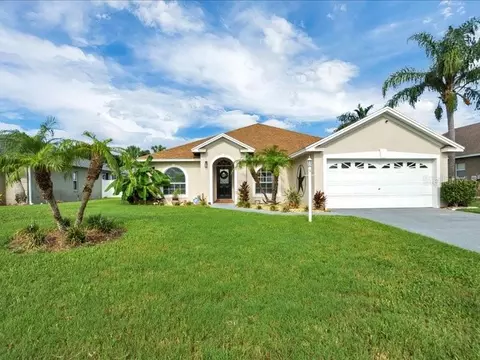 Exterior - 344 Ruby Lake Loop, Winter Haven, FL 33884 photo 2 of 11
