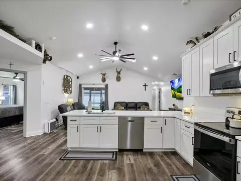 Kitchen - 344 Ruby Lake Loop, Winter Haven, FL 33884 photo 4 of 8