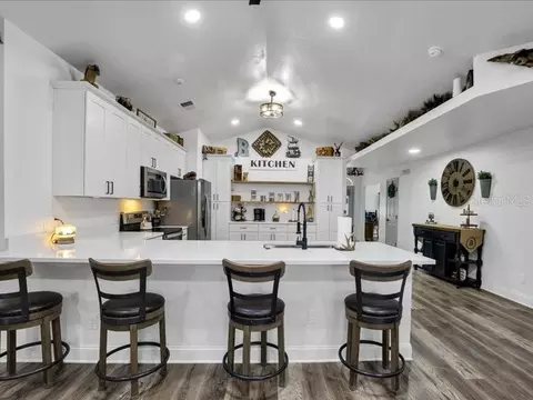 Kitchen - 344 Ruby Lake Loop, Winter Haven, FL 33884 photo 6 of 8