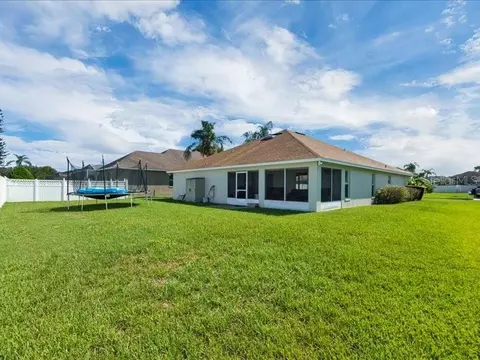 Exterior - 344 Ruby Lake Loop, Winter Haven, FL 33884 photo 10 of 11