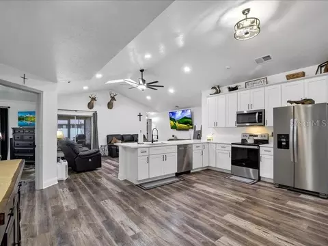 Kitchen - 344 Ruby Lake Loop, Winter Haven, FL 33884 photo 1 of 8