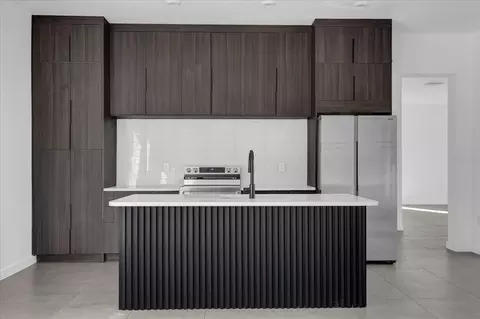 Kitchen - 501 Chastain Rd, Seffner, FL 33584 photo 1 of 2