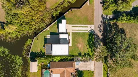 View/Area - 501 Chastain Rd, Seffner, FL 33584 photo 3 of 5