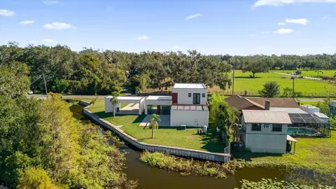 View/Area - 501 Chastain Rd, Seffner, FL 33584 photo 2 of 5