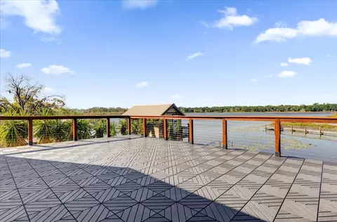 Exterior - 501 Chastain Rd, Seffner, FL 33584 photo 5 of 6
