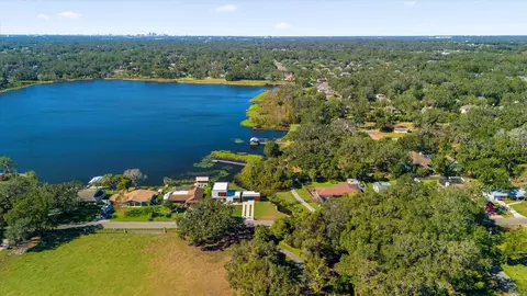 View/Area - 501 Chastain Rd, Seffner, FL 33584 photo 4 of 5