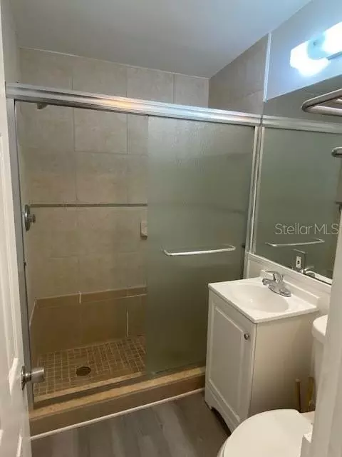 Bath - 919 Columbia Ave, Saint Cloud, FL 34769 photo 1 of 2