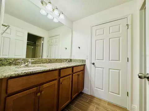 Bath - 5019 Down Ct, Saint Cloud, FL 34772 photo 4 of 6