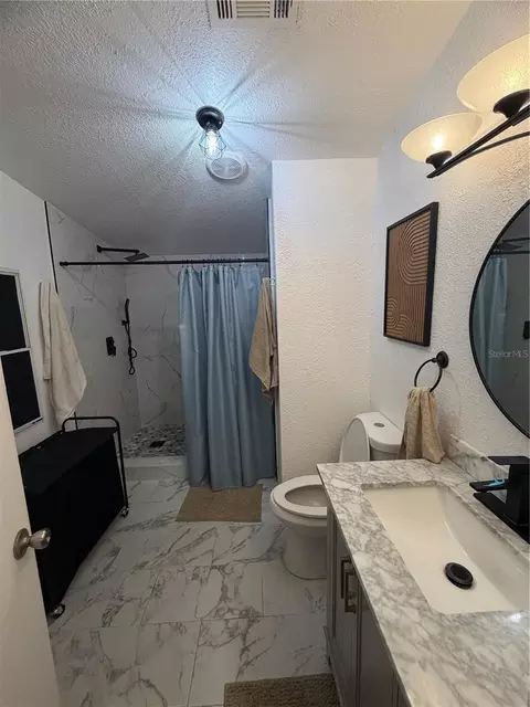 Bath - 5655 Palm Ave, Okeechobee, FL 34972 photo 1 of 2
