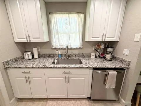 Kitchen - 4321 Peacock Rd, Spring Hill, FL 34608 photo 4 of 6