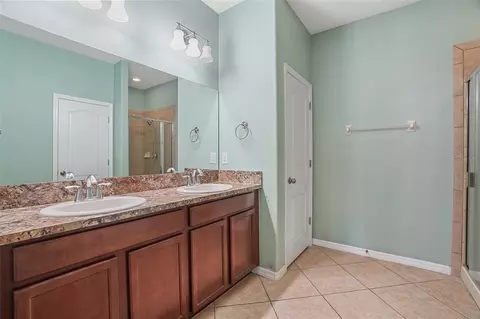 Bath - 3205 Bayflower Ave, Saint Cloud, FL 34773 photo 2 of 3