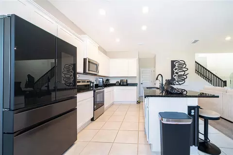 Kitchen - 3852 Sagefield Dr, Harmony, FL 34773 photo 4 of 4