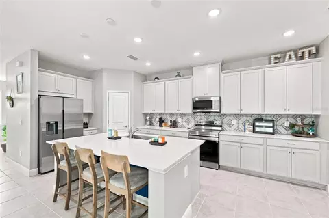 Kitchen - 3919 Knotty Pine St, Saint Cloud, FL 34772 photo 2 of 3