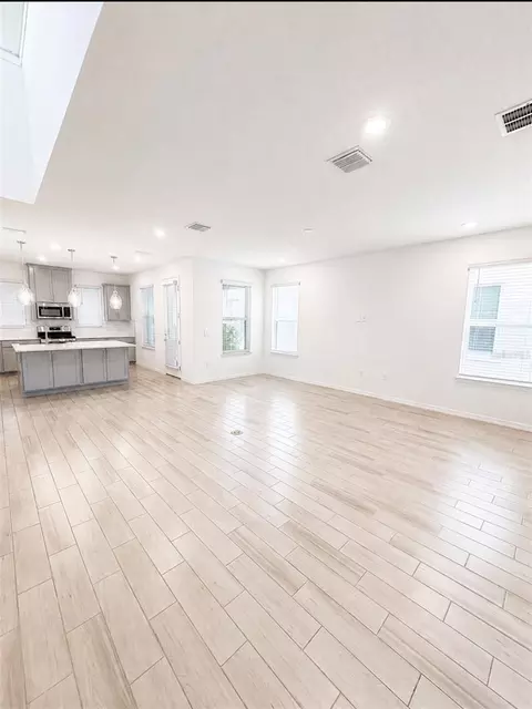 Living - 5136 Goldfinch Dr, Saint Cloud, FL 34771 photo 2 of 2