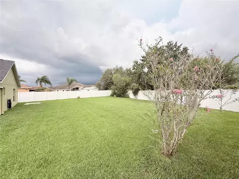 Exterior - 1000 Seneca Trl, Saint Cloud, FL 34772 photo 6 of 12