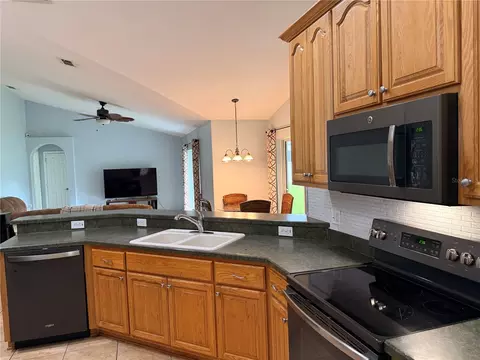Kitchen - 1000 Seneca Trl, Saint Cloud, FL 34772 photo 1 of 8