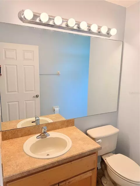 Bath - 1000 Seneca Trl, Saint Cloud, FL 34772 photo 4 of 7