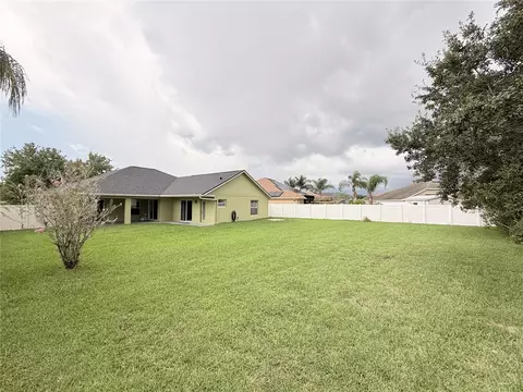 Exterior - 1000 Seneca Trl, Saint Cloud, FL 34772 photo 7 of 12