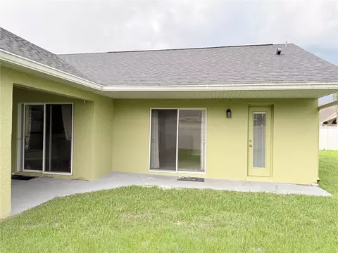 Exterior - 1000 Seneca Trl, Saint Cloud, FL 34772 photo 4 of 12