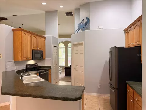 Kitchen - 1000 Seneca Trl, Saint Cloud, FL 34772 photo 4 of 8