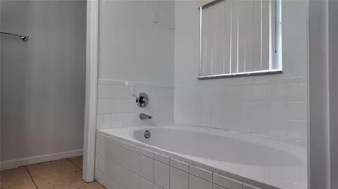 Bath - 1801 Montague Dr, Saint Cloud, FL 34769 photo 6 of 9