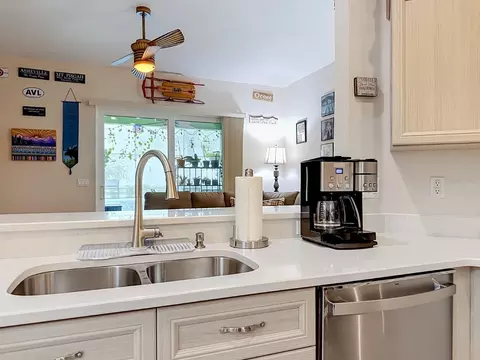 Kitchen - 1988 Ancient Oak Dr, Ocoee, FL 34761 photo 3 of 5