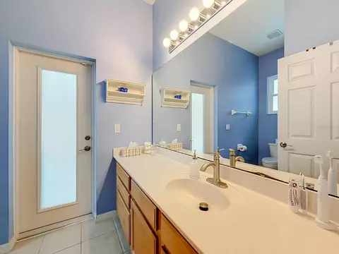 Bath - 1988 Ancient Oak Dr, Ocoee, FL 34761 photo 4 of 5