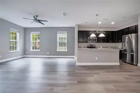 Living - 6867 Sundrop St, Saint Cloud, FL 34773 photo 1 of 6