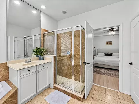 Bath - 12909 Cragside Ln, Windermere, FL 34786 photo 3 of 4