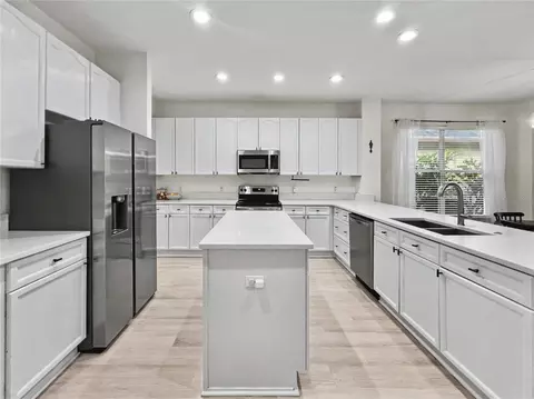 Kitchen - 12909 Cragside Ln, Windermere, FL 34786 photo 3 of 5