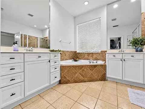 Bath - 12909 Cragside Ln, Windermere, FL 34786 photo 4 of 4