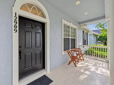 Exterior - 12909 Cragside Ln, Windermere, FL 34786 photo 3 of 6