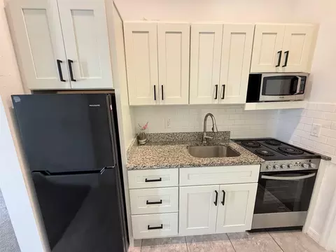 Kitchen - 2074 Brillante Dr, Saint Cloud, FL 34771 photo 3 of 3
