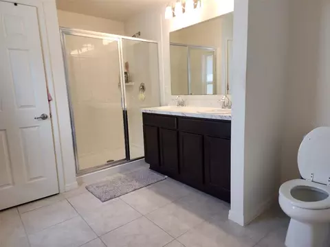 Bath - 5006 Riverside Way, Saint Cloud, FL 34771 photo 5 of 5