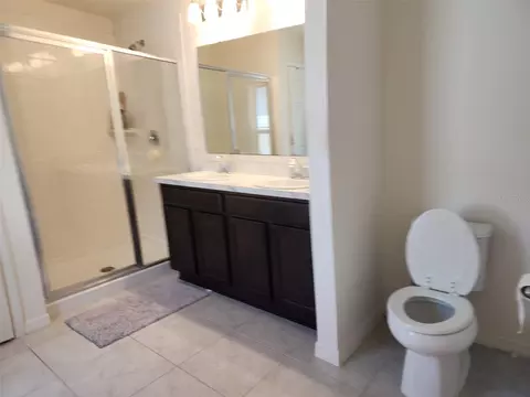 Bath - 5006 Riverside Way, Saint Cloud, FL 34771 photo 2 of 5