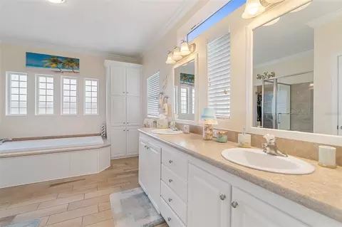 Bath - 4600 Hickory Tree Rd, Saint Cloud, FL 34772 photo 1 of 5