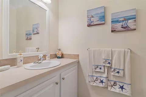 Bath - 4600 Hickory Tree Rd, Saint Cloud, FL 34772 photo 4 of 5