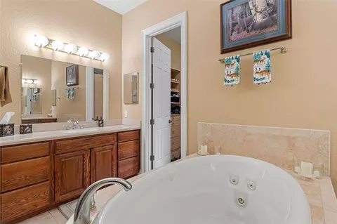 Bath - 4594 Hickory Tree Rd, Saint Cloud, FL 34772 photo 4 of 5