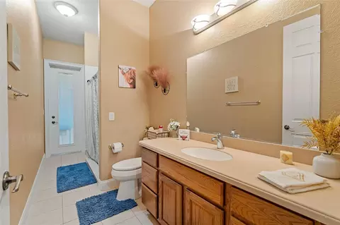 Bath - 4594 Hickory Tree Rd, Saint Cloud, FL 34772 photo 1 of 5