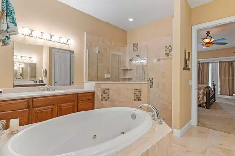 Bath - 4594 Hickory Tree Rd, Saint Cloud, FL 34772 photo 2 of 5