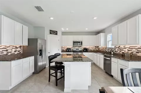 Kitchen - 2771 Sunnyvale St, Saint Cloud, FL 34771 photo 3 of 4