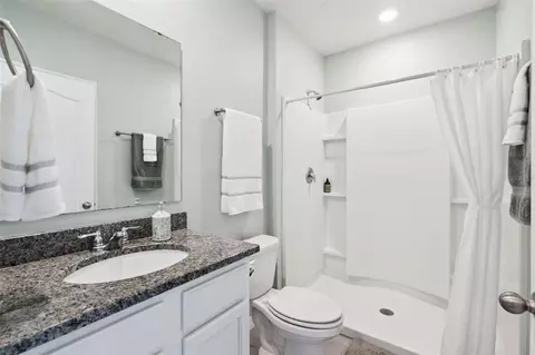 Bath - 2771 Sunnyvale St, Saint Cloud, FL 34771 photo 1 of 3