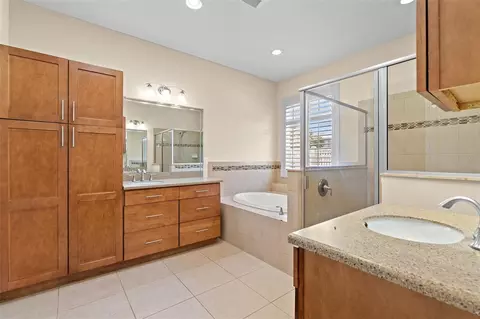 Bath - 3353 Schoolhouse Rd, Saint Cloud, FL 34773 photo 1 of 6