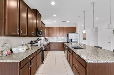 Kitchen - 3232 Songbird Cir, Saint Cloud, FL 34773 photo 1 of 2