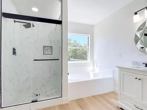 Bath - 2124 Continental St, Saint Cloud, FL 34769 photo 3 of 3