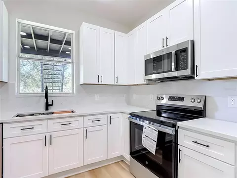 Kitchen - 2124 Continental St, Saint Cloud, FL 34769 photo 5 of 6
