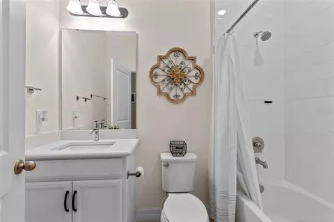 Bath - 1274 Silo Dr, Saint Cloud, FL 34771 photo 3 of 4