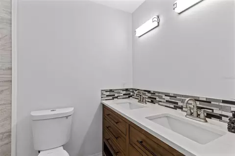 Bath - 6360 Jess Ct, Saint Cloud, FL 34771 photo 2 of 3