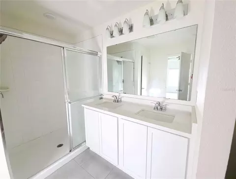 Bath - 2894 Mosshire Cir, Saint Cloud, FL 34772 photo 3 of 3
